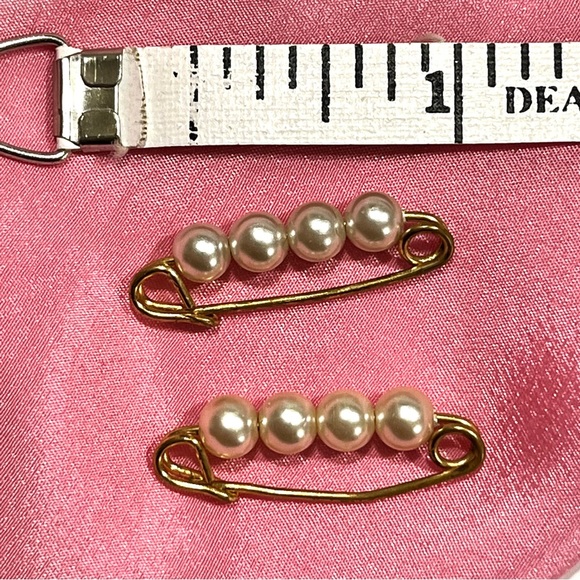 Two Vintage Safety Pin and Faux Pearl pins - Picture 4 of 5